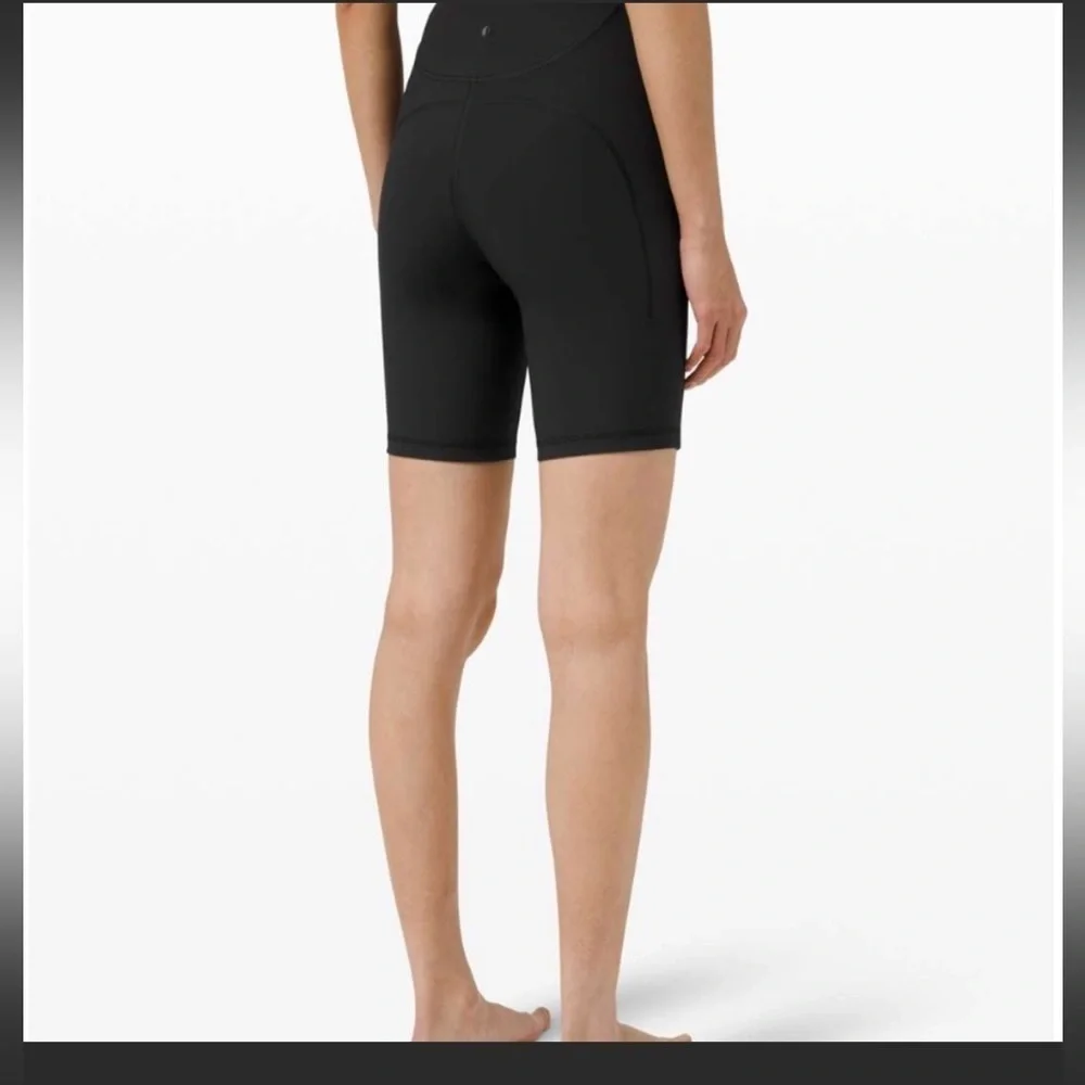 Lululemon Ribbed Contoured High-Rise Short 8